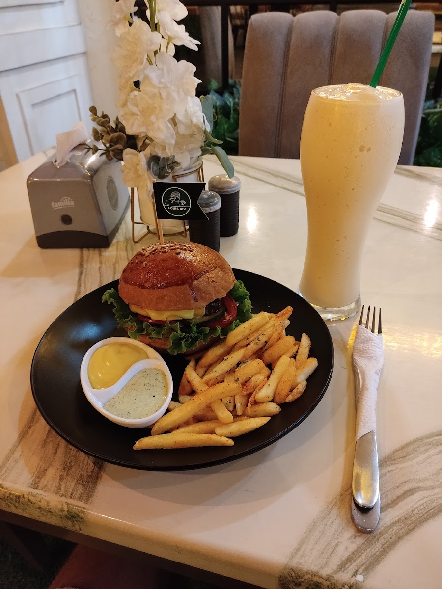 Louis Xiv Cafeteria Manta-7